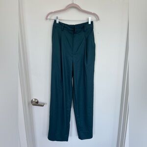 NWT Urban Outfitters perfect straight leg pants Size S
